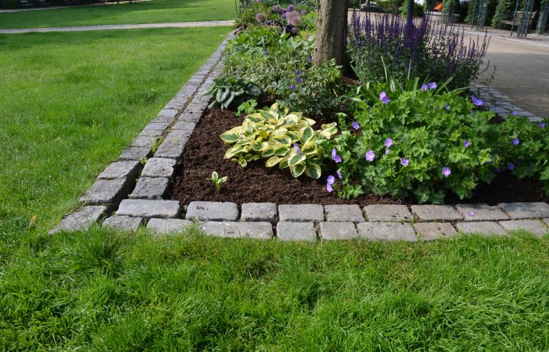 Metal Lawn Edging Installation