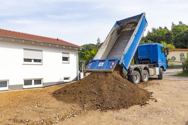 Garden Dirt Delivery in Cave Creek
