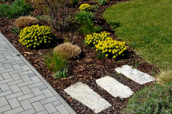 Garden Mulch Installation in Cave Creek